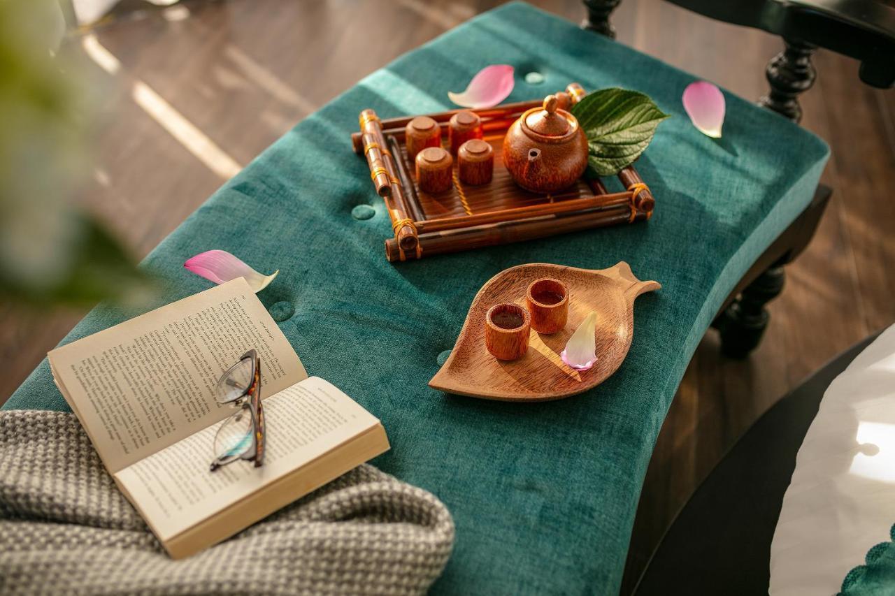 Grand Sunrise Palace Hoi An- A Luxury Indochine Hotel & Spa Exterior photo A table runner