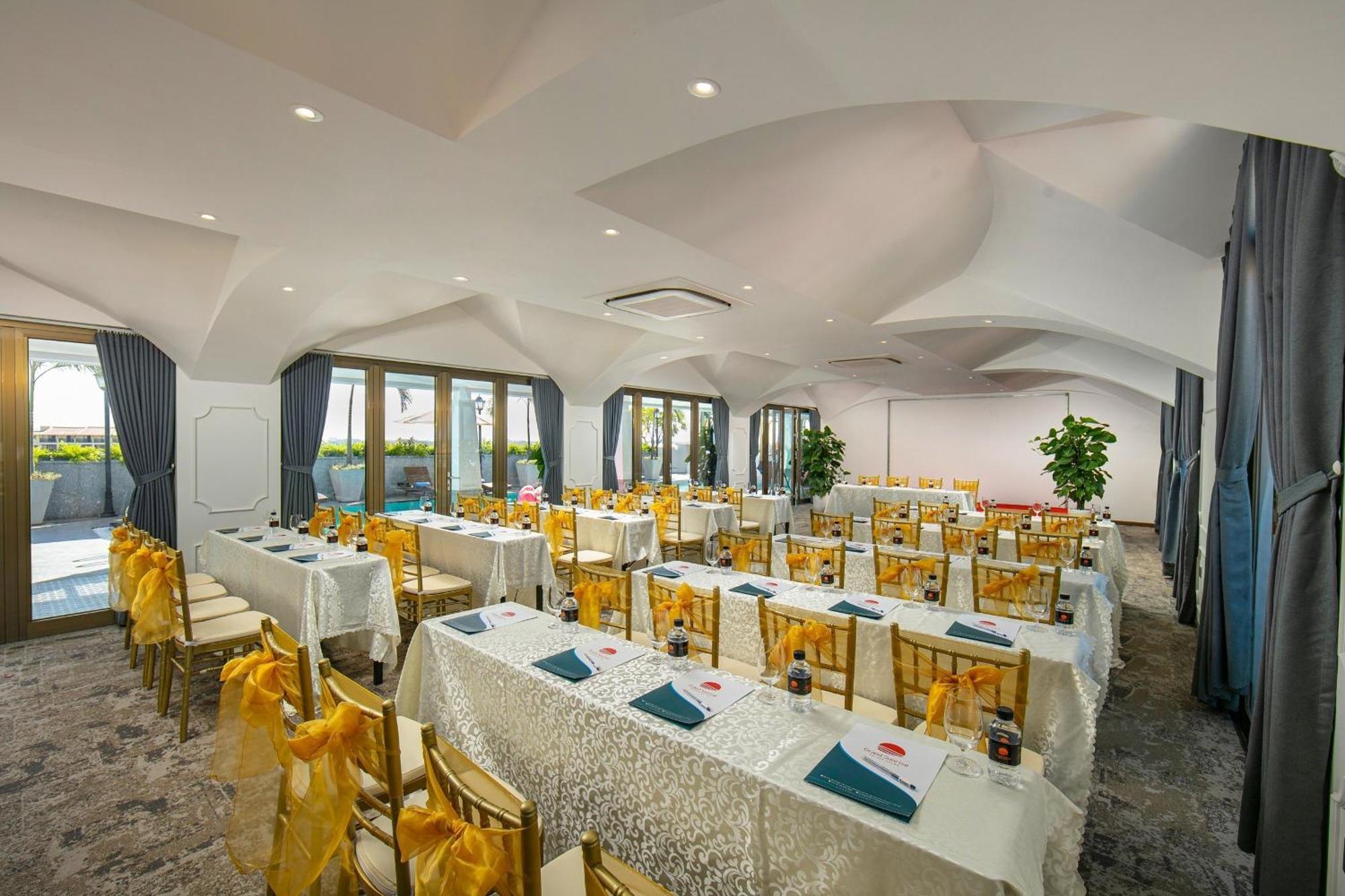Grand Sunrise Palace Hoi An- A Luxury Indochine Hotel & Spa Exterior photo The meeting room