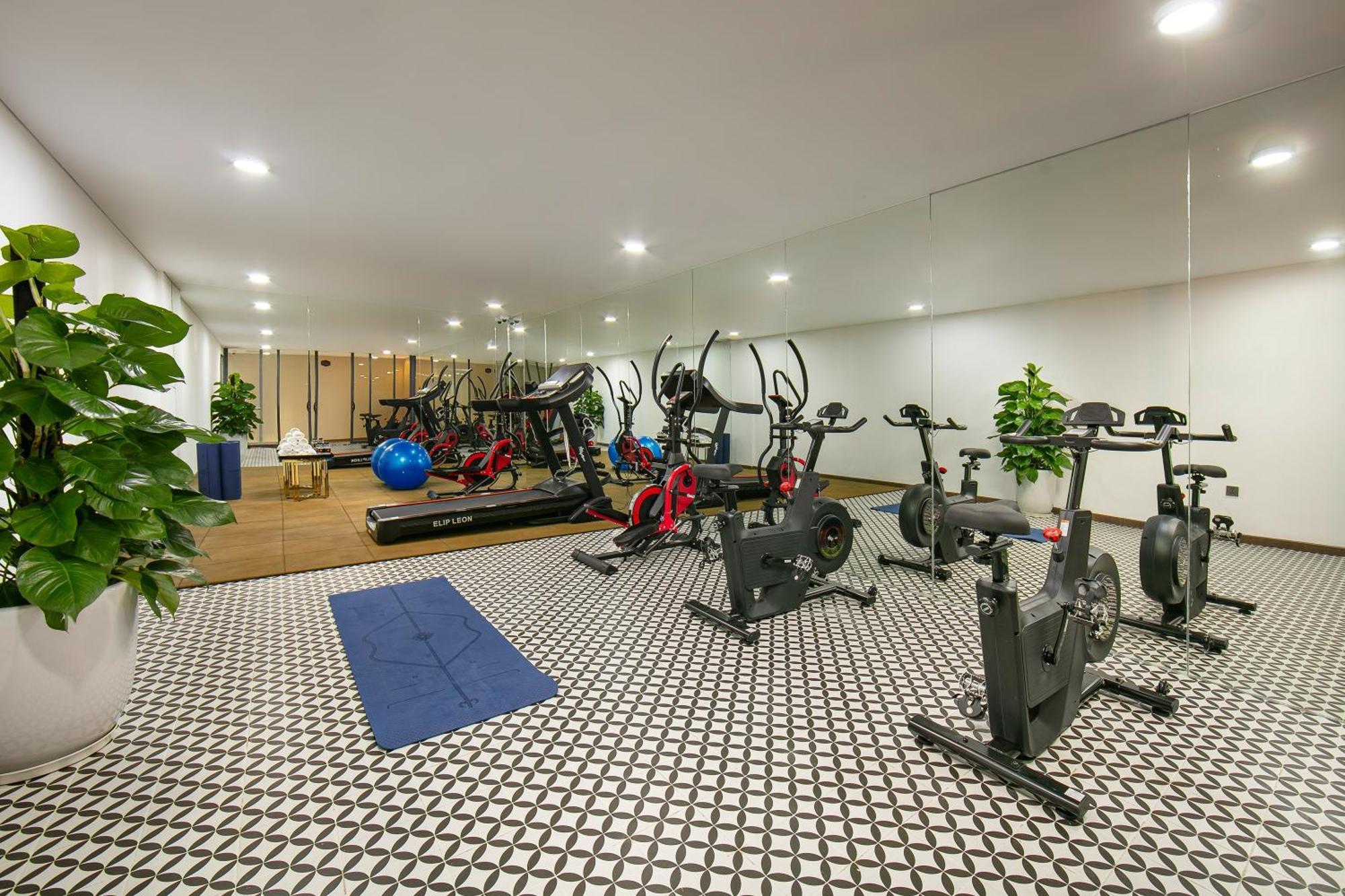 Grand Sunrise Palace Hoi An- A Luxury Indochine Hotel & Spa Exterior photo The gym at the hotel